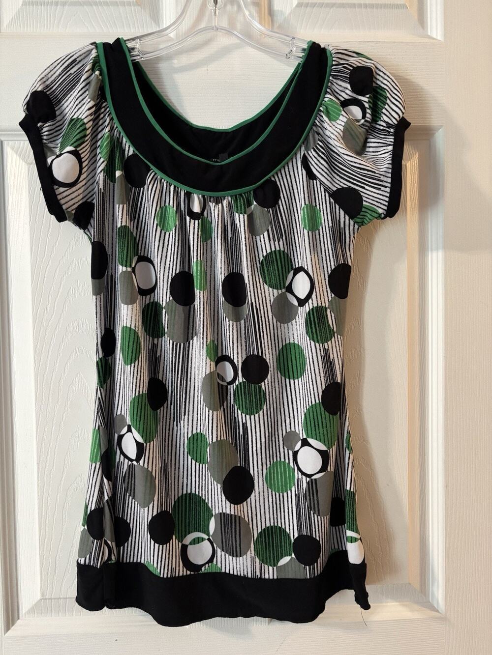 Maurice’s Top S Small Short Sleeve Y2K 90s Top Black Green Circles Retro Modern